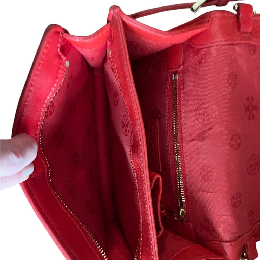 Tory Burch Red Geometric Quilted Crossbody - Picture 4 of 7